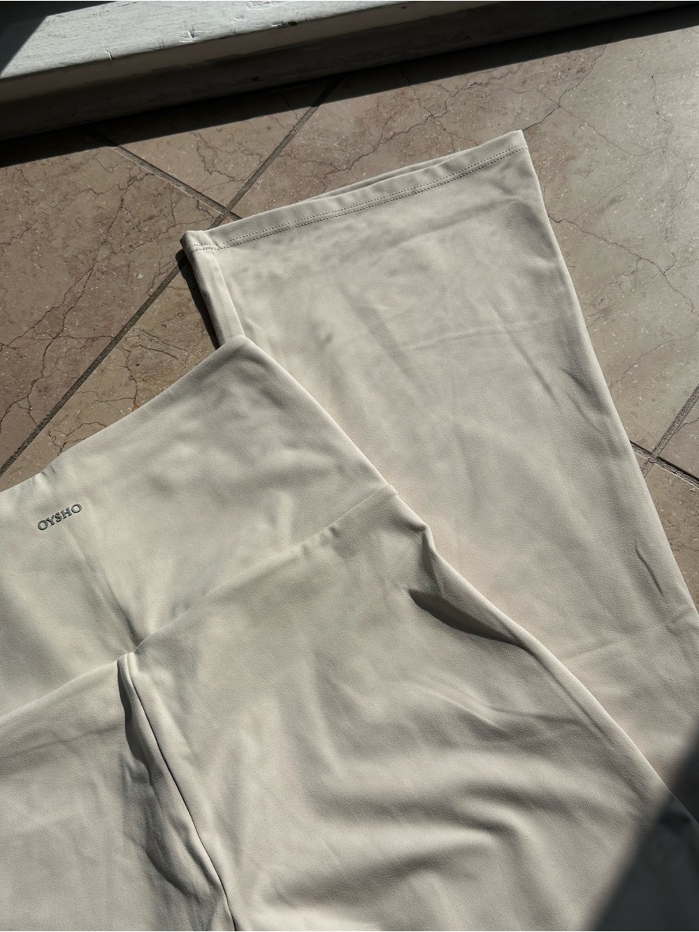 OYSHO Cream High-Rise Wide-Leg Leggings